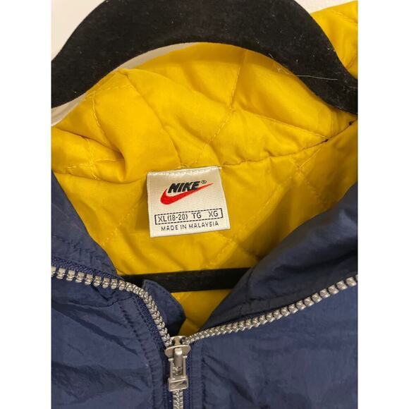 Nike Vintage Puffer Big Logo Quilted Men's Jacket, XL (18-20) - Picture 2 of 8